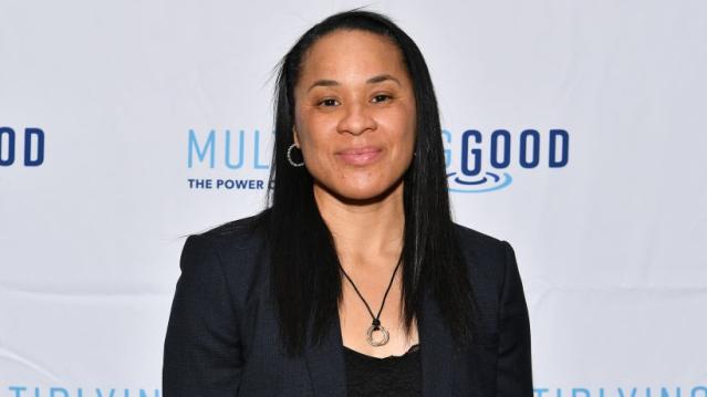South Carolina coach Dawn Staley sets record straight about her team's  national anthem participation after national title win over UConn 