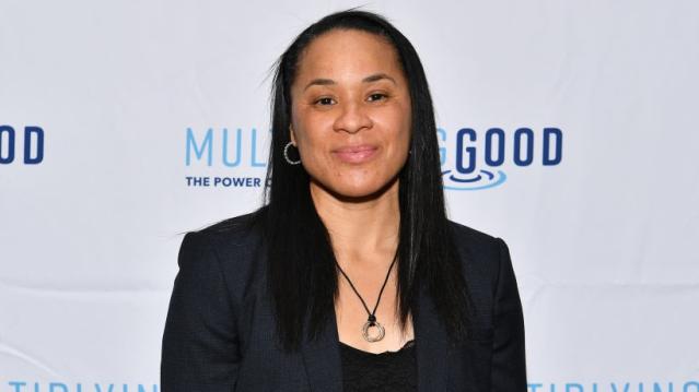 South Carolina's Dawn Staley is AP women's coach of the year – Macomb Daily