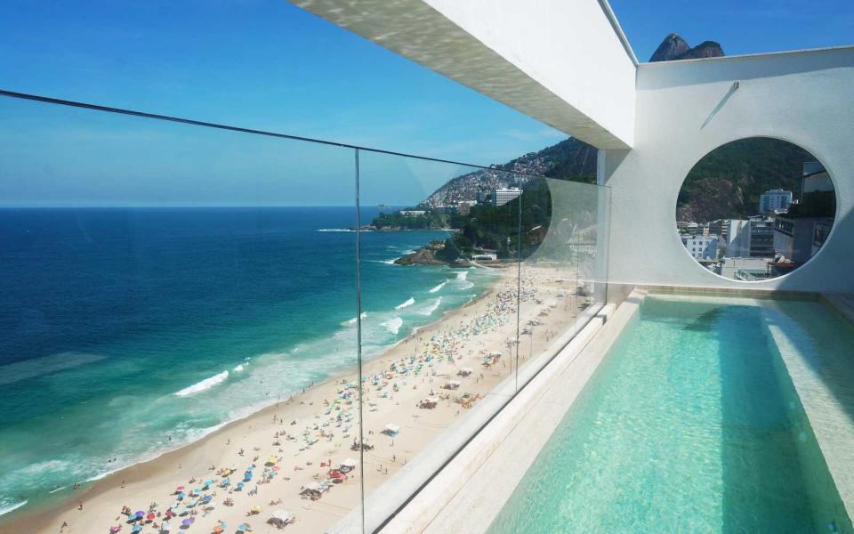 Rooftop pool at Janeiro Hotel, Rio de Janeiro