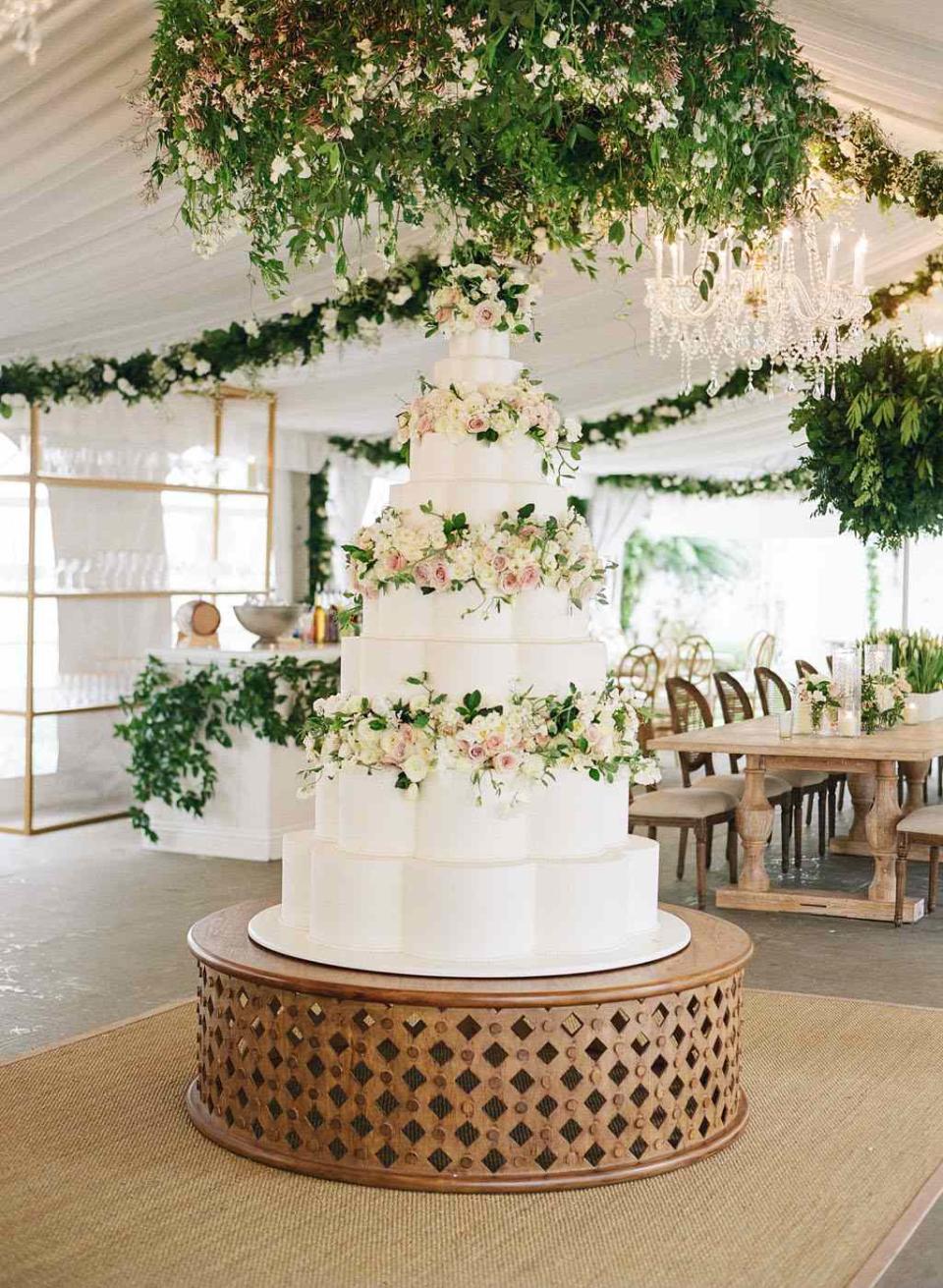 25 Over-the-Top Wedding Cakes We Can't Get Enough Of