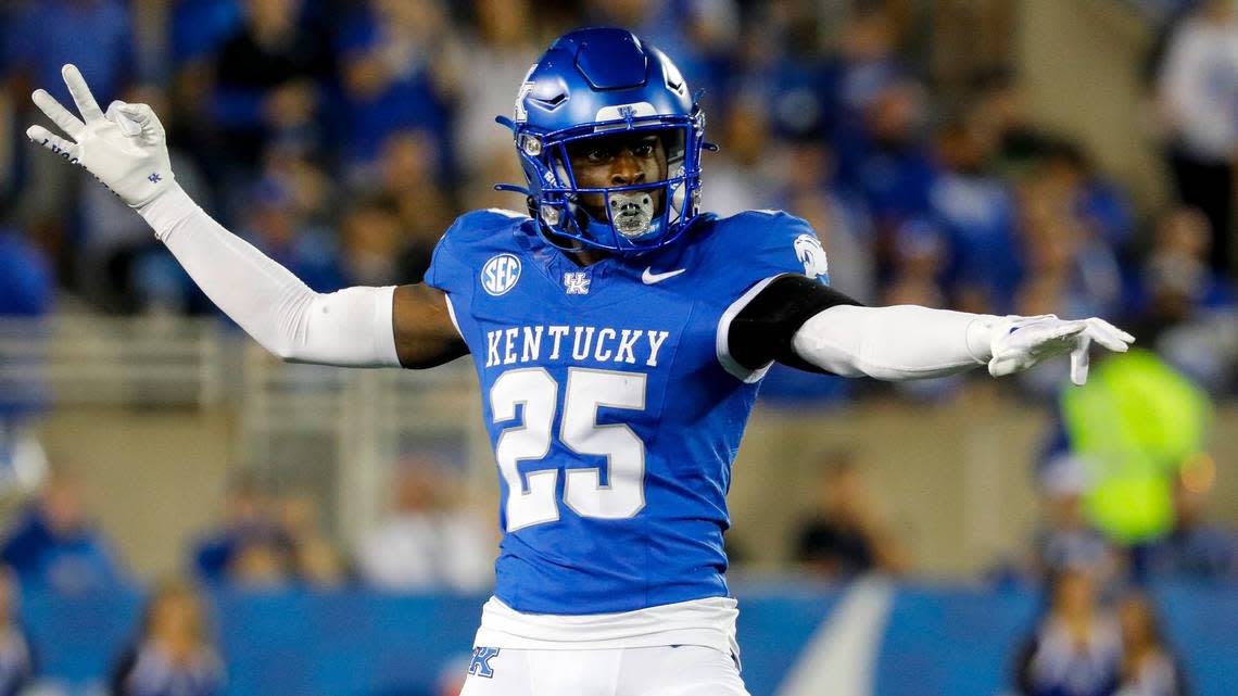 Kentucky safety Jordan Lovett (25) made the game-clinching interception in the end zone in UK’s 38-31 upset of then-No. 9 Louisville in the regular-season finale.