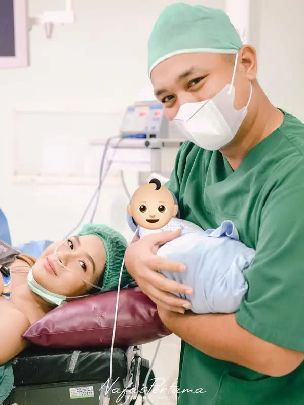 Gilang Dirga dan Adiezty Fersa dikaruniai anak pertama. (Sumber: Instagram/gilangdirga)