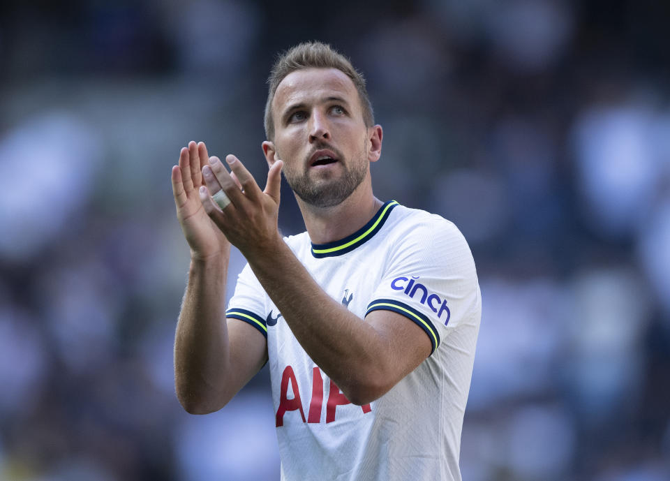 LONDON, ENGLAND - AUGUST 06: Harry Kane of EPL's Tottenham Hotspur applauds the home fans after the Premier League match between Tottenham Hotspur and Southampton FC at Tottenham Hotspur Stadium on August 6, 2022 in London, United Kingdom. (Photo by Visionhaus/Getty Images)