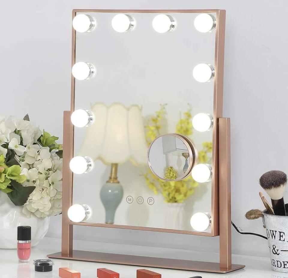 <p>Set this <span>Fenchilin Hollywood Mirror</span> ($62) on your vanity, and perfect your makeup with it. It makes for the perfect photo moment.</p>