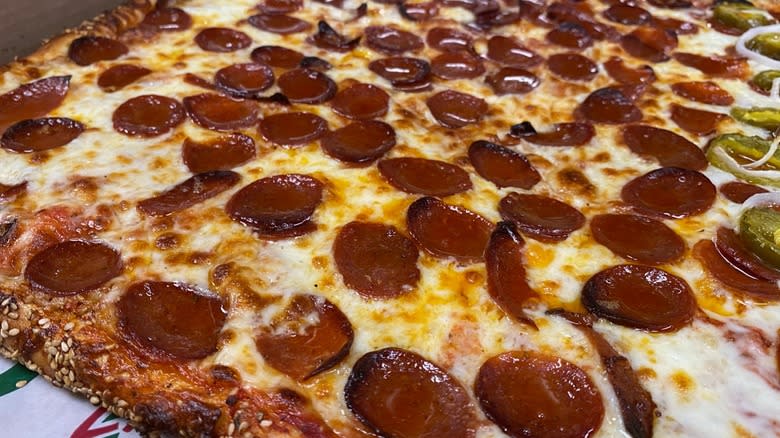 La Nova pepperoni pizza