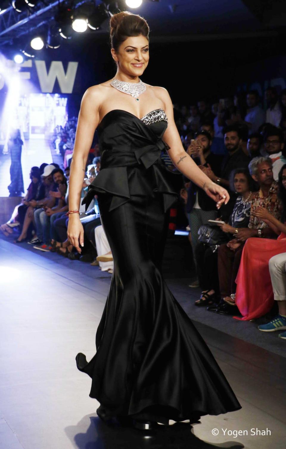 Sushmita Sen walks the ramp for designer Moni Agarwal at the Gionee India Beach Fashion Week 2015 in Goa.