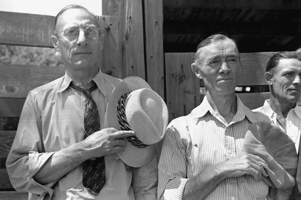 <p>From an Independence Day baseball game, Vale, Ore., July 4, 1941. (Photo: Corbis via Getty Images) </p>