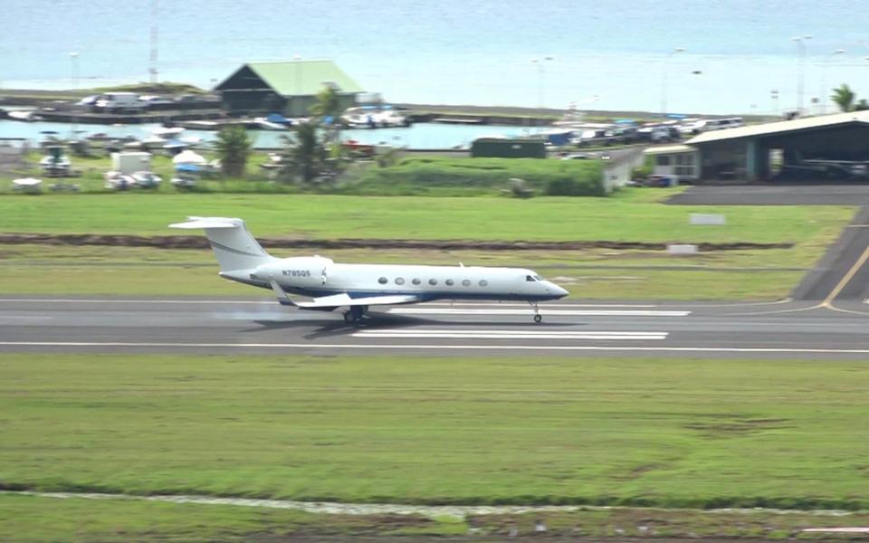 Barack Obama's plane arriving in Tahiti - Credit: Tahiti Nui Télévision