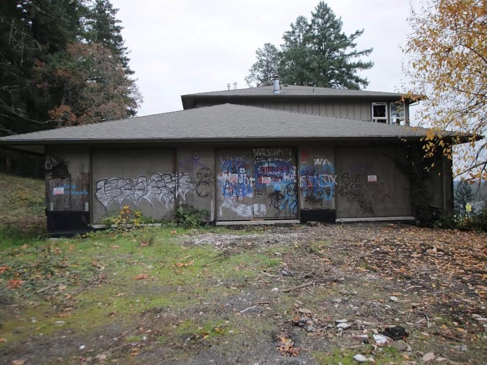 Graffiti on the walls of the mansion in Oregon.