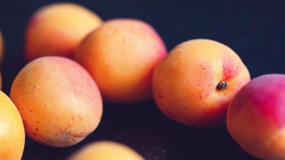 民俗專家分享可透過吃桃子轉運。（示意圖／pexels）
