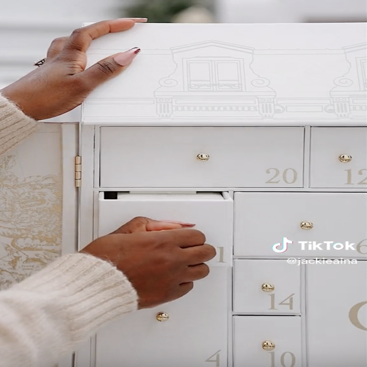   TikTok: @jackieaina / Via tiktok.com