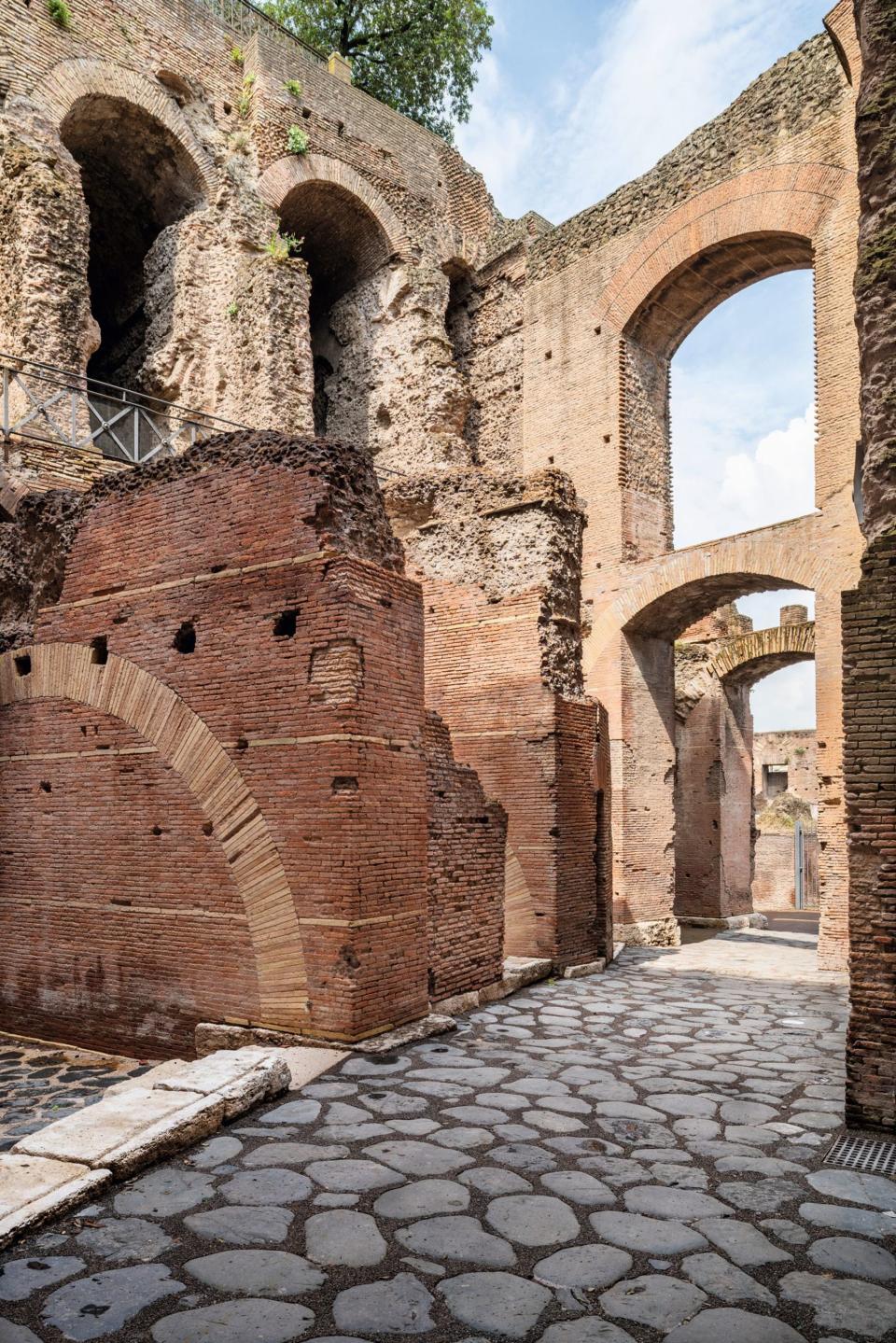 Algunos elementos del complejo del Domus Tiberiana han sido minuciosamente recreados por los arqueólogos. (Parque Arqueológico Coliseo)