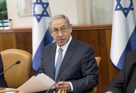 Israeli Prime Minister Benjamin Netanyahu attends his weekly cabinet meeting, at his office in Jerusalem, September 27, 2016. REUTERS/Atef Safadi/Pool/File Photo