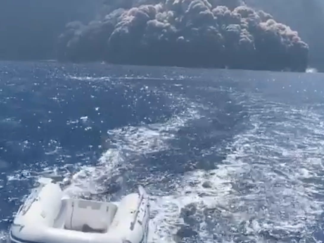 elena schiera stromboli eruption sicily