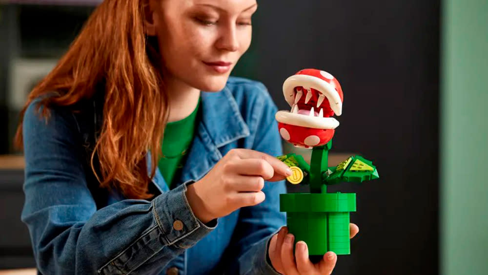  Lego Super Mario piranha plant . 