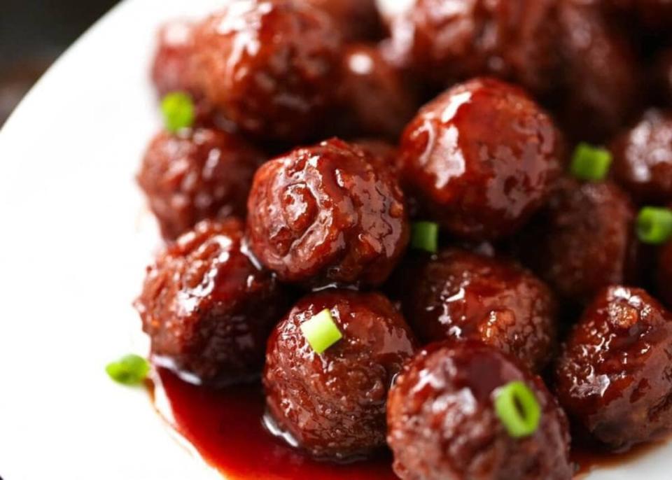 <p>I Heart Naptime</p><p>Crockpot Meatballs take three ingredients and five minutes to prep! Doesn’t get better than that.</p><p><strong>Get the recipe: </strong><a href="https://www.iheartnaptime.net/bbq-meatballs/" rel="nofollow noopener" target="_blank" data-ylk="slk:Crockpot Meatball Recipe;elm:context_link;itc:0;sec:content-canvas" class="link "><strong>Crockpot Meatball Recipe</strong></a></p>