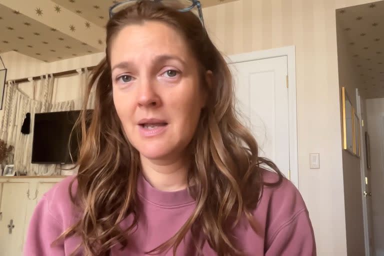 Entre lágrimas, Drew Barrymore habló del regreso de su programa en medio de las huelgas en Hollywood