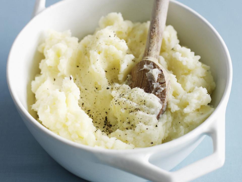 how-to-eat-more-vegetables: mashed potatoes with cauliflower