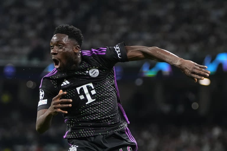 El canadiense Alphonso Davies celebra el gol de Bayern Munich ante Real Madrid