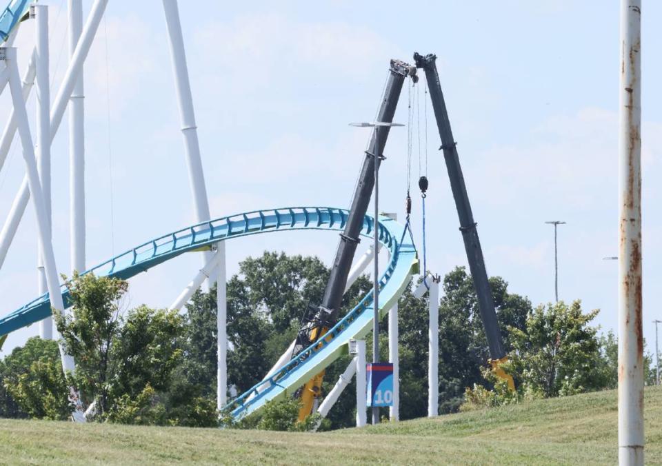 Work began Wednesday to remove the existing cracked support column on Carowinds’ popular roller coaster The Fury 325 that will be replaced with a new steel pillar made by Bolliger & Mabillard.