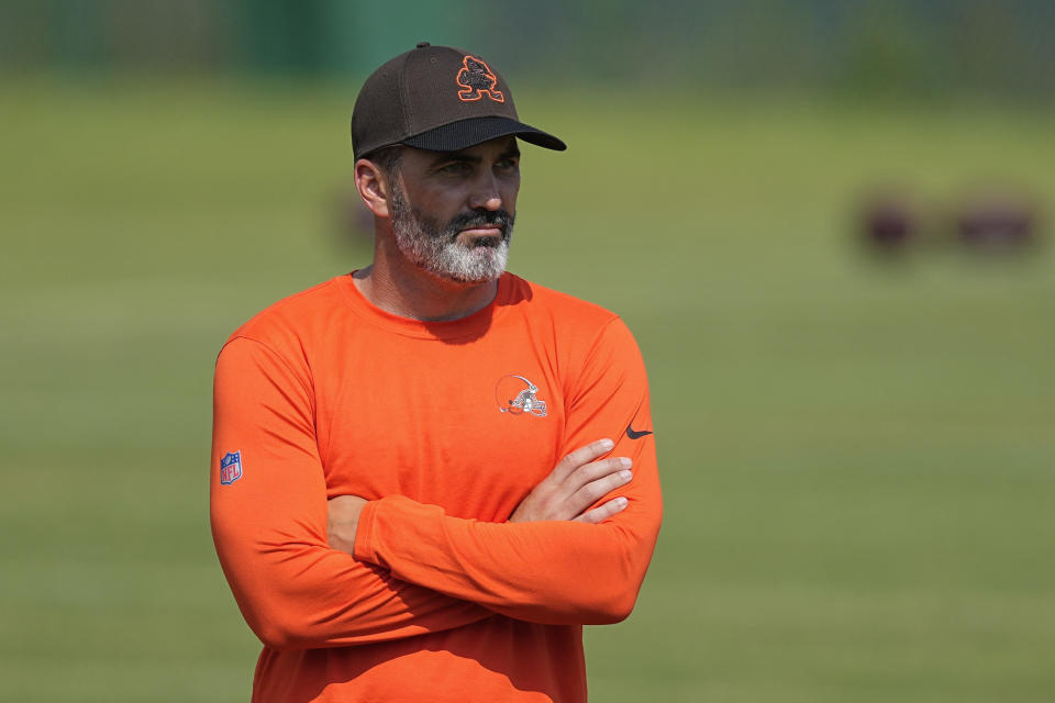 Cleveland Browns head coach Kevin Stefanski watches warm ups at the NFL football team's training camp on Saturday, July 29, 2023, in White Sulphur Springs, W.Va. (AP Photo/Chris Carlson)