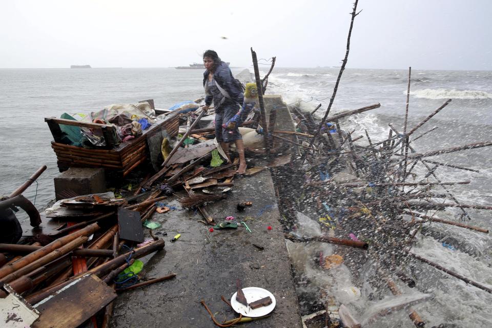 Typhoon Koppu pounds the Philippines