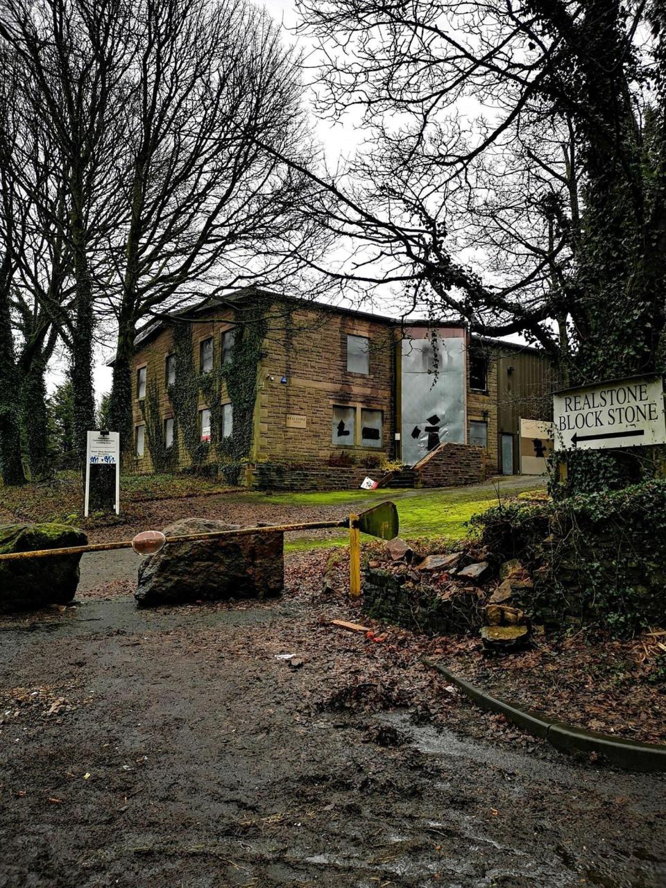 Realstone Ltd was a natural stone supplier operating close to Bolehill Quarry in the Wingerworth area. (Photo: Lost Places & Forgotten Faces)