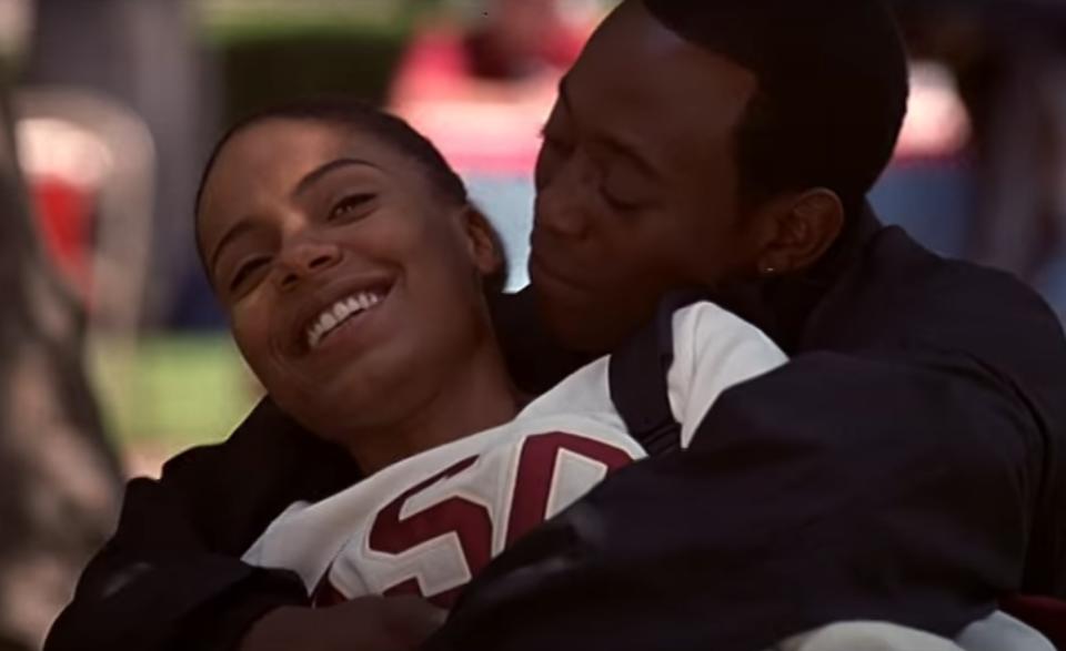 Sanaa Lathan and Omar Epps embrace in "Love & Basketball"