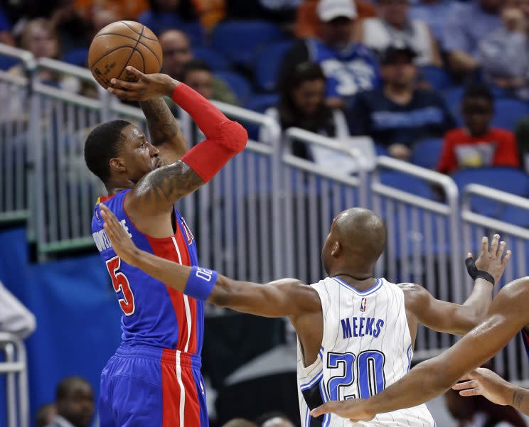 Jodie Meeks advises Kentavious Caldwell-Pope about big paydays in Detroit. (AP)