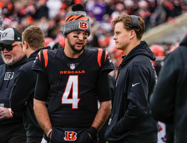 AJ McCarron, former Cincinnati QB, returns to St. Louis Battlehawks for UFL  season - Yahoo Sports