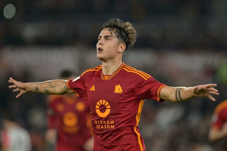 La Roma de Paulo Dybala juega por la Serie A