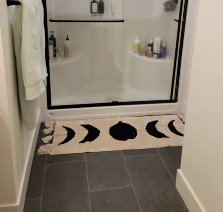 A reviewer's bath rug