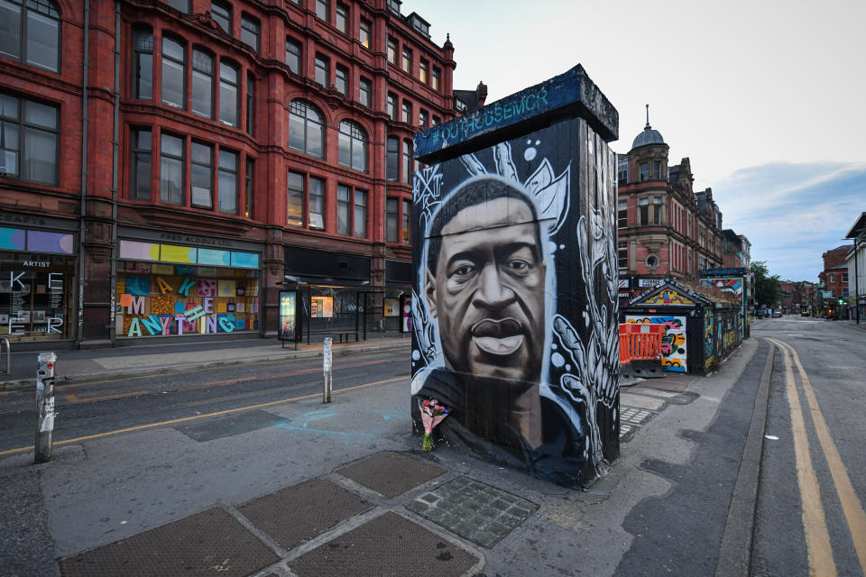 MANCHESTER, UNITED KINGDOM - 2020/06/02: A freshly painted mural of the late George Floyd, has been created by the artist AKSE in Stevenson square, Manchester. A mural of the late George Floyd, created in Manchester city centre. (Photo by Kenny Brown/SOPA Images/LightRocket via Getty Images)