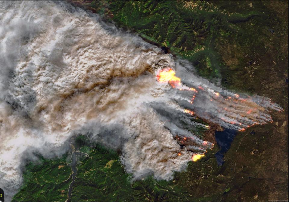 Satellite image of the Cedar Creek Fire from last September during an east wind event that caused the fire to grow rapidly.