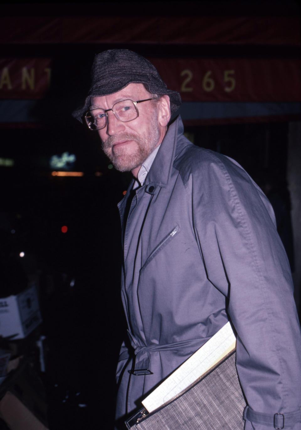 ***FILE PHOTO*** Max Von Sydow Has Passed Away at 90. Max Von Sydow after the final Broadway performance of "Duet for One" on January 2, 1982 at the Royale Theatre in New York City. Credit: Walter McBride/MediaPunch /IPX