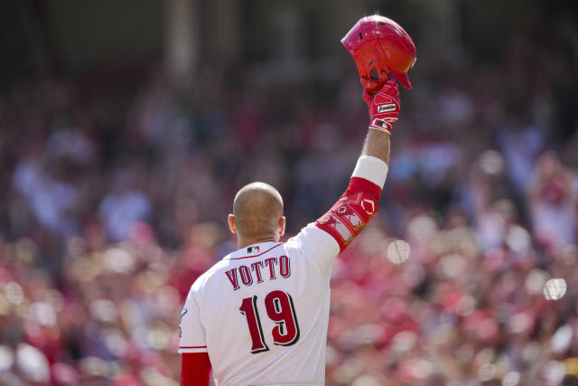 Reds' Joey Votto blasts long home run in 2023 season debut