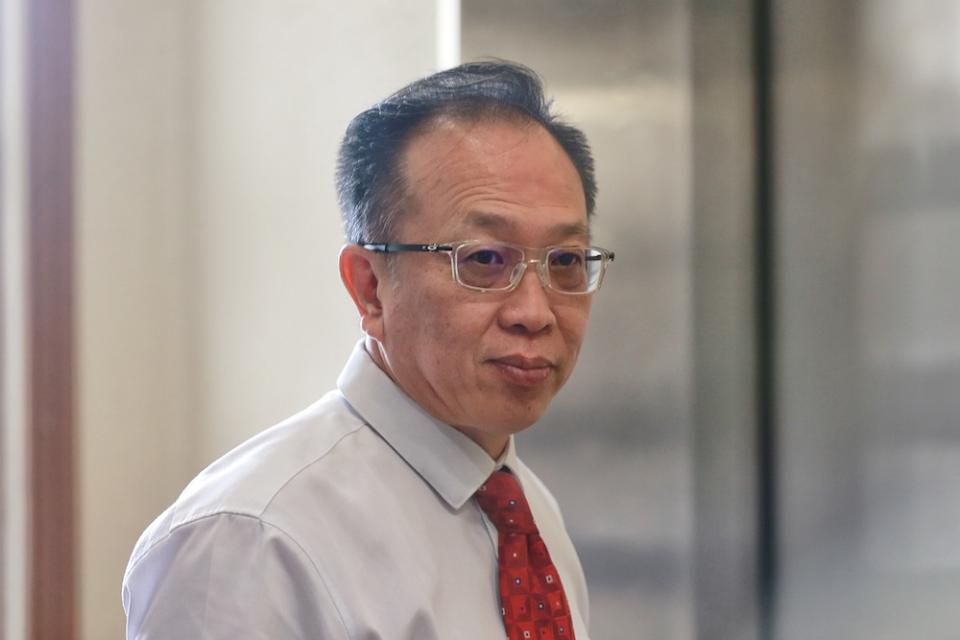 Senior Vice-President of AmBank Group (Credit Card, Authorisation and Banking Fraud Management) Yeoh Eng Leong is pictured at the Kuala Lumpur High Court December 2, 2019. — Picture by Ahmad Zamzahuri