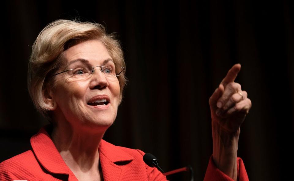 La candidata presidencial demócrata Elizabeth Warren hablando durante una reunión de la Red de Acción Nacional, el 5 de abril de 2019 en Nueva York. (Foto: DON EMMERT/AFP/Getty Images)