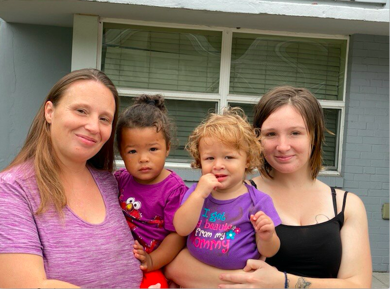 Davina Kelly, her two grandchildren, and her daughter.