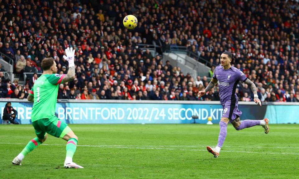 <span>Darwin Núñez scored the opening goal for Liverpool in the 4-1 victory against Brentford.</span><span>Photograph: Kieran McManus/Shutterstock</span>