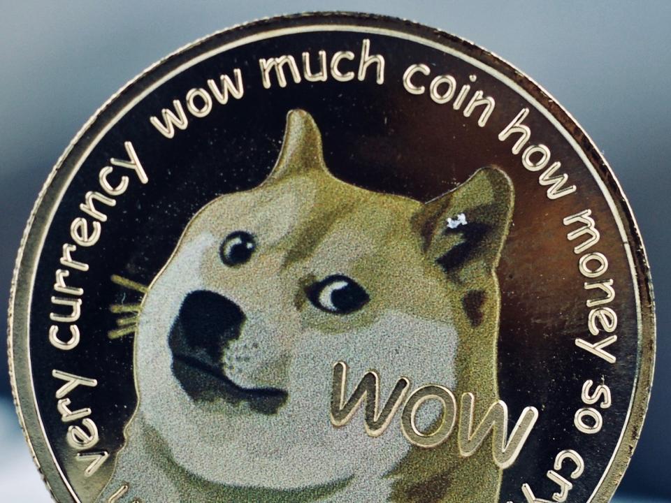 Los fanáticos de Dogecoin esperan que Elon Musk ayude a subir el precio al mencionarlo durante su aparición en Saturday Night Live (SNL) el 8 de mayo de 2021. (Getty Images)