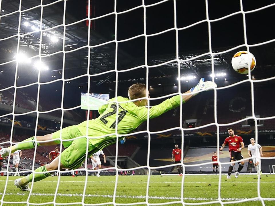 Manchester United's Bruno Fernandes scores a penalty: Pool via Reuters