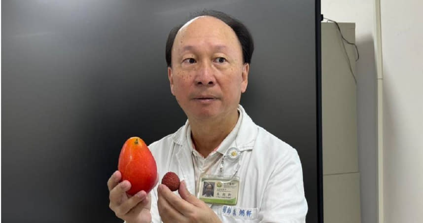 台中醫院泌尿科主任朱朗軒表示，一名20歲男大生發現自己的「蛋蛋」兩邊大小不一，且右睪越來越大，就醫後確診睪丸癌。（圖／報系資料照）