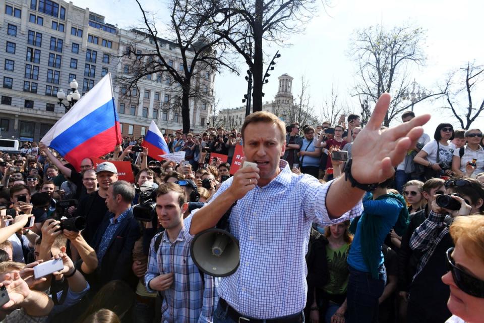 Russian opposition leader Alexei Navalny addresses supporters during an unauthorized anti-Putin rally on May 5, 2018 in Moscow (AFP/Getty)