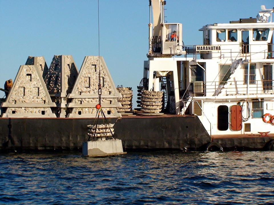The Florida Fish and Wildlife Commission deploys artificial reef modules off the coast of Mexico Beach on April 6, 2013. <a href="https://flic.kr/p/eh6fXS" rel="nofollow noopener" target="_blank" data-ylk="slk:Florida Fish and Wildlife Commission/Flickr;elm:context_link;itc:0;sec:content-canvas" class="link ">Florida Fish and Wildlife Commission/Flickr</a>, <a href="http://creativecommons.org/licenses/by-nd/4.0/" rel="nofollow noopener" target="_blank" data-ylk="slk:CC BY-ND;elm:context_link;itc:0;sec:content-canvas" class="link ">CC BY-ND</a>