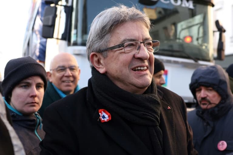 Jean-Luc Mélenchon, chef de file des Insoumis, dans le défilé contre la réforme des retraites, le 23 janvier 2023 à Paris - Thomas SAMSON © 2019 AFP