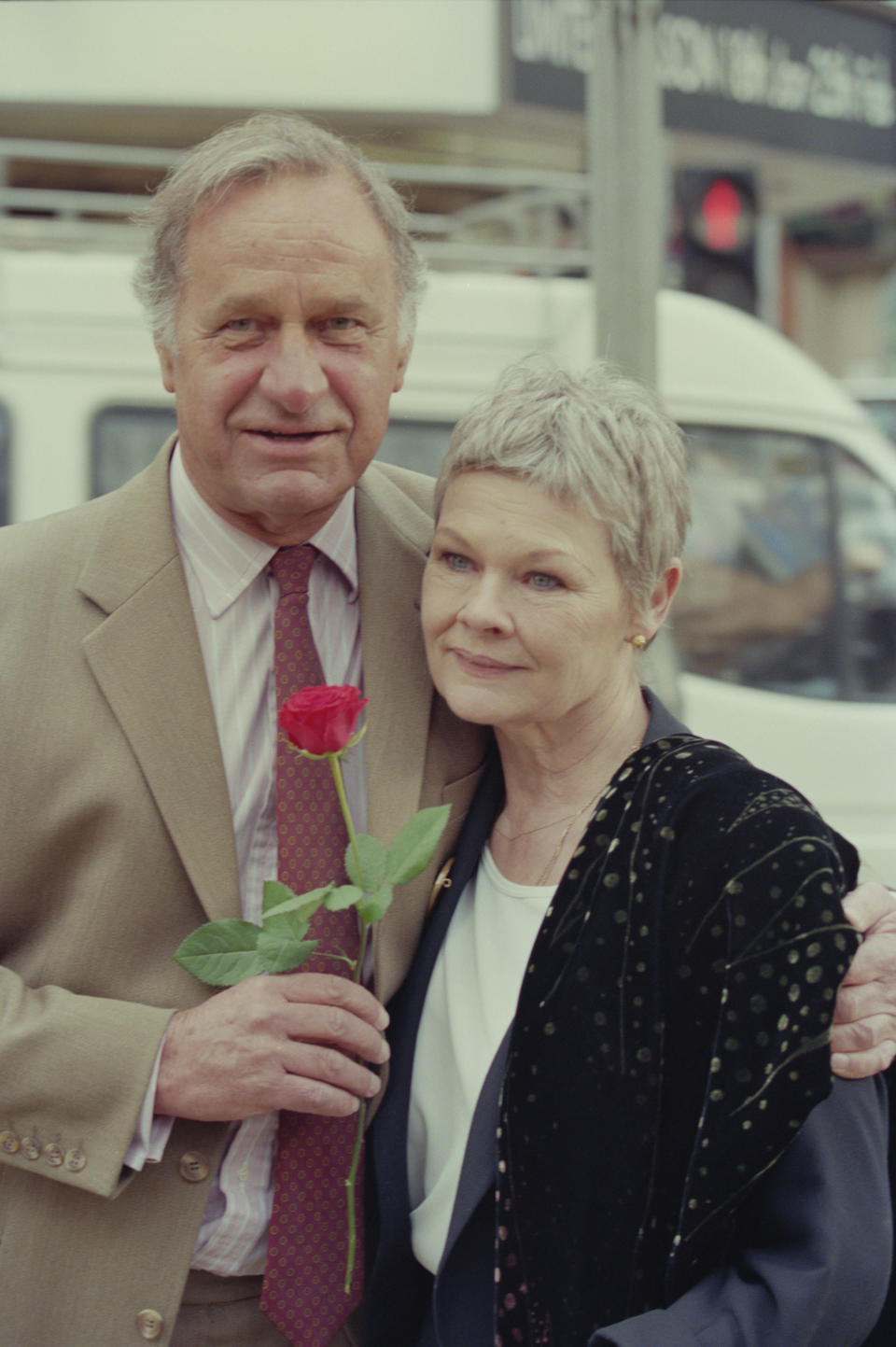 Geoffrey Palmer and Judi Dench attend a photocall to launch the new series of the BBC Television sitcom 'As Time Goes By' in London in February 1995. (Photo by Larry Ellis Collection/Getty Images)