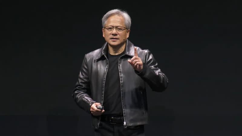 輝達（NVIDIA）執行長黃仁勳指出，人工智慧最快5年內就能與人類競爭。（圖／資料畫面）