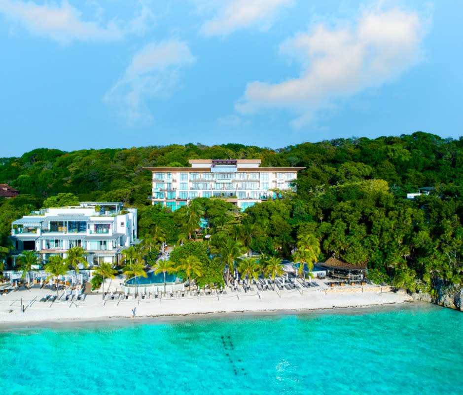 Kimpton Grand Roatàn Resort & Spa is West Bay Beach's latest gem.<p>Kimpton Grand Roatán Resort & Spa</p>