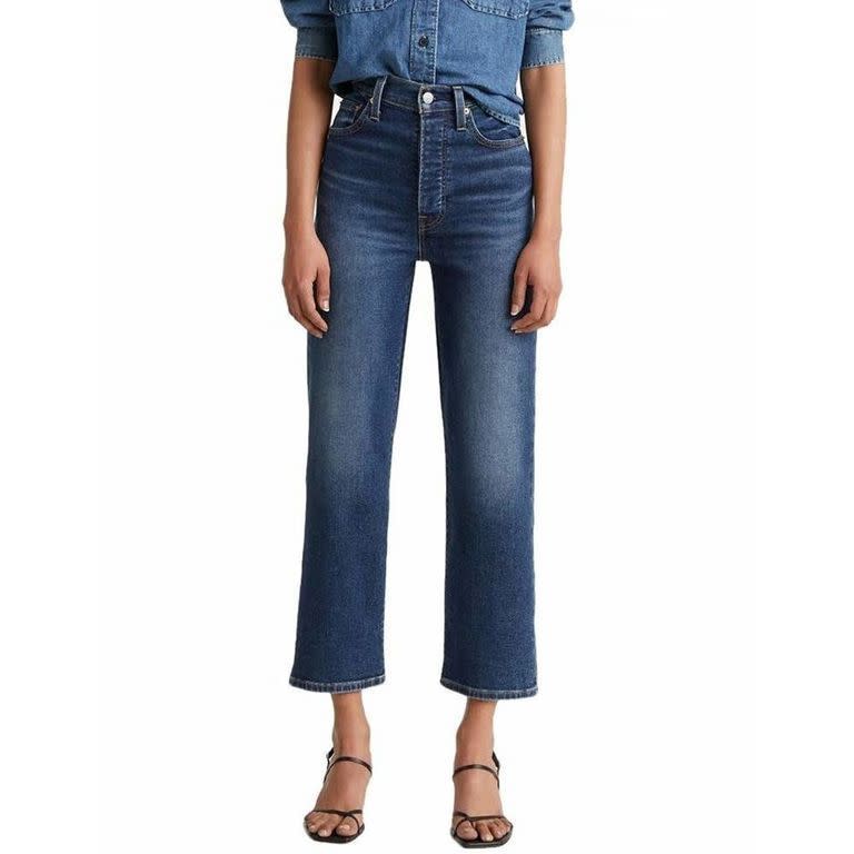 5) Levi's Ribcage Straight Ankle Jeans